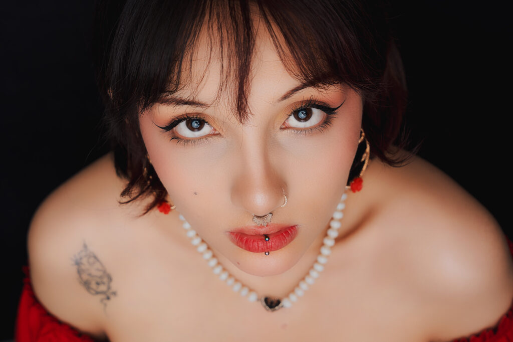 clamshell lighting portrait example 2