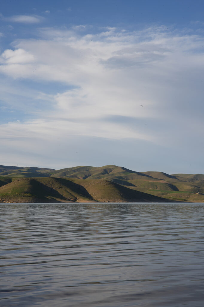 a straight horizon line in photo composition, makes the photo feel stable