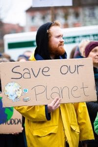 تظاهرات برای توقف نابودی زمین
